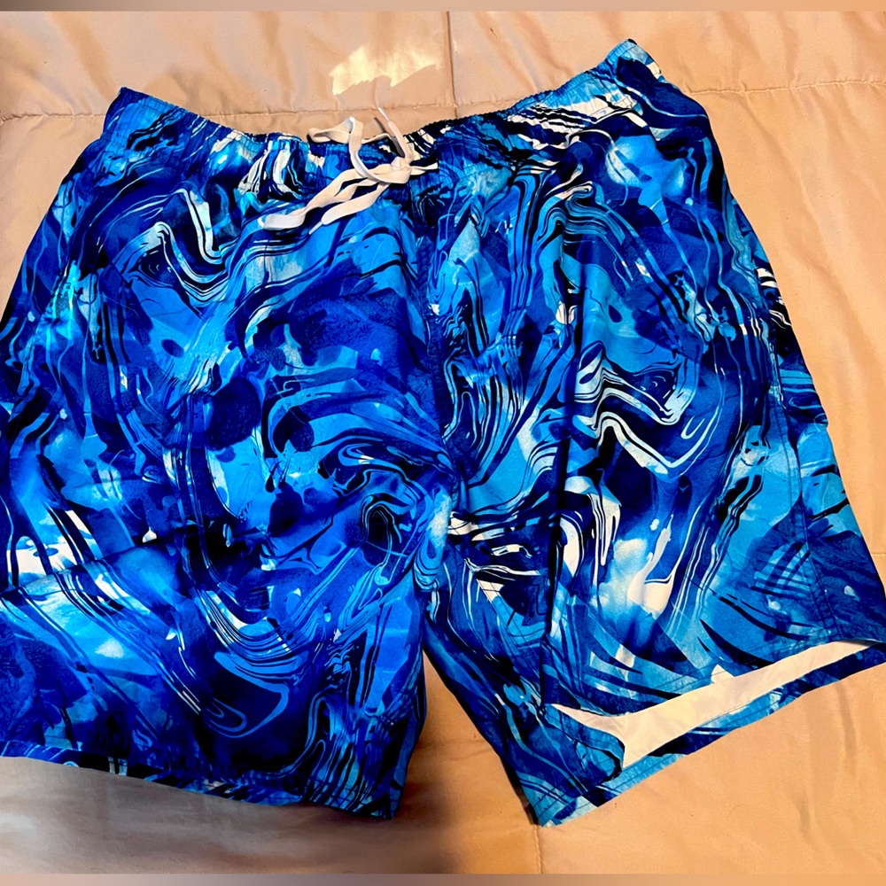 Men’s XL swim trunks